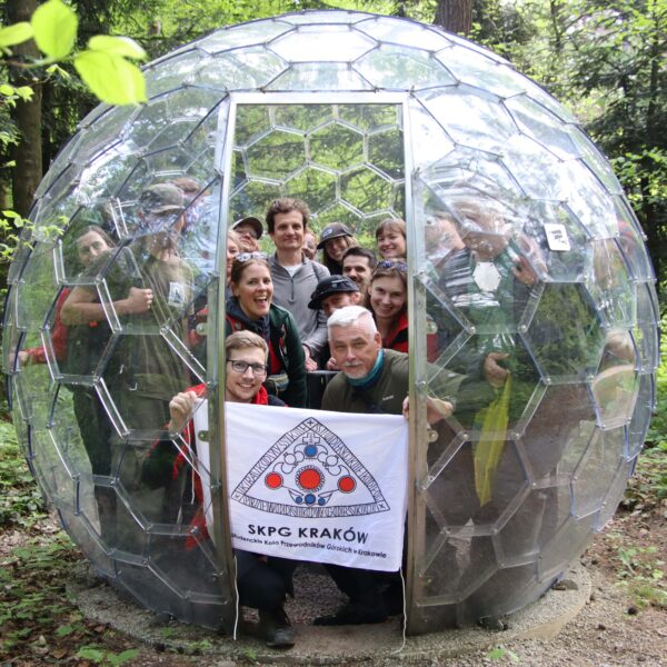 53684240377_e9f88e945a_6k-min